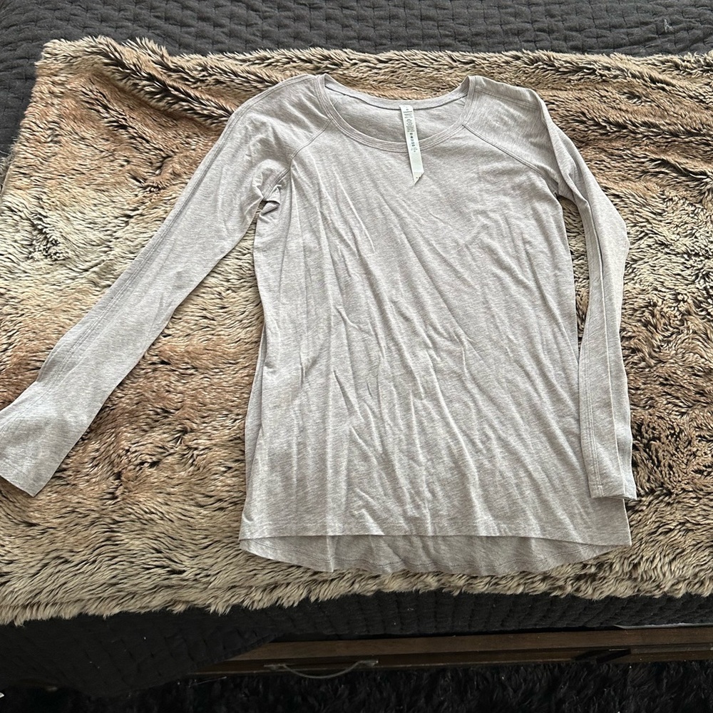 LULULEMON top - Picture 2 of 5